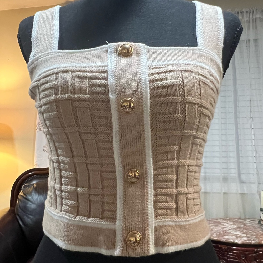 Elegant Beige Knit Button-Down Women's Top - Picture 1 of 2